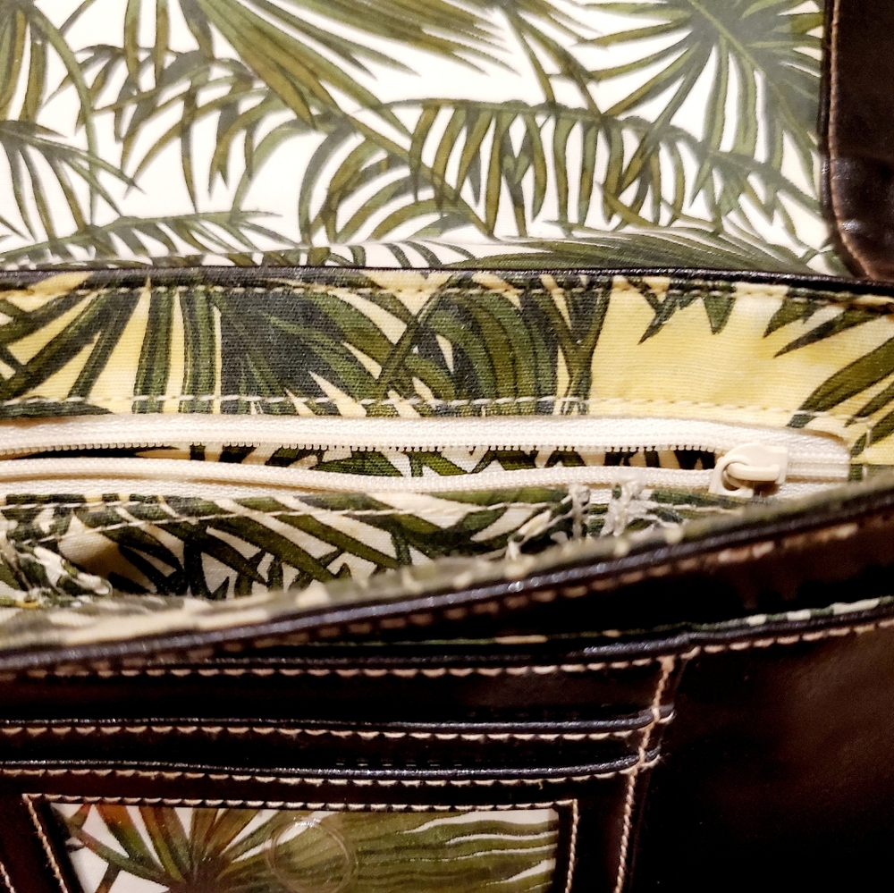 Liz Claiborne adjustable saddle bag - Picture 6 of 6